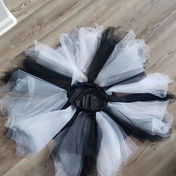 womens black and white tutu - Picture 3 of 3